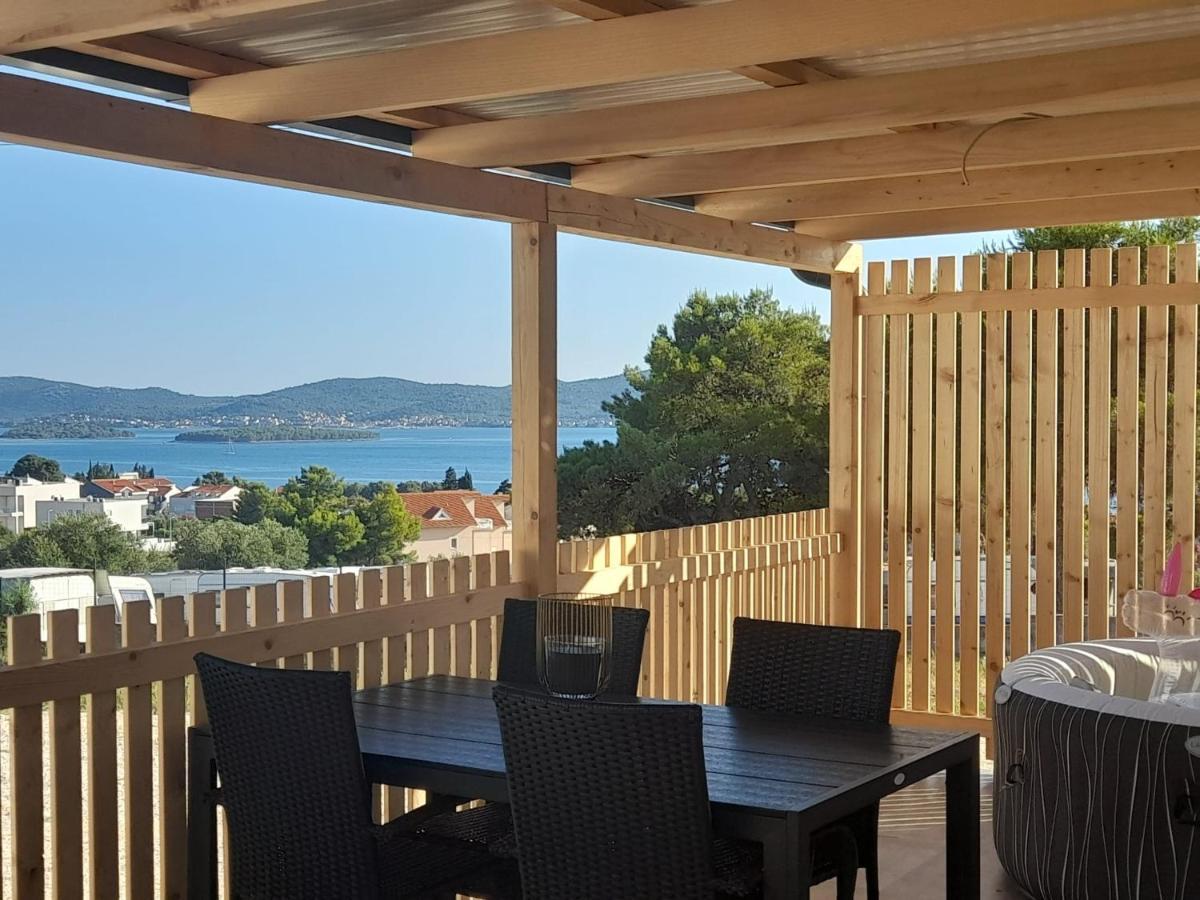 Tiny House Lily With Jacuzzi Apartment Sveti Filip i Jakov Ngoại thất bức ảnh