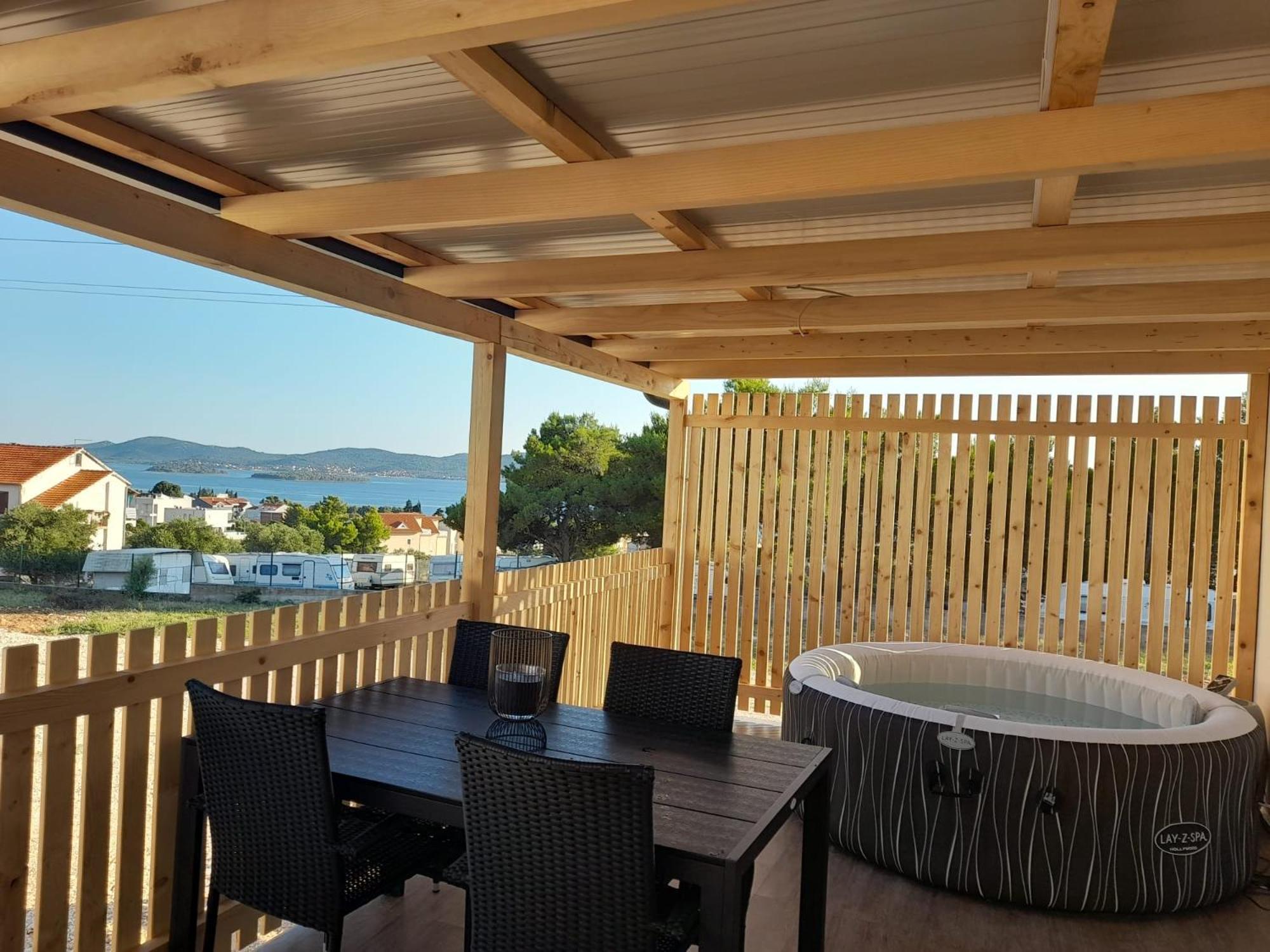 Tiny House Lily With Jacuzzi Apartment Sveti Filip i Jakov Ngoại thất bức ảnh