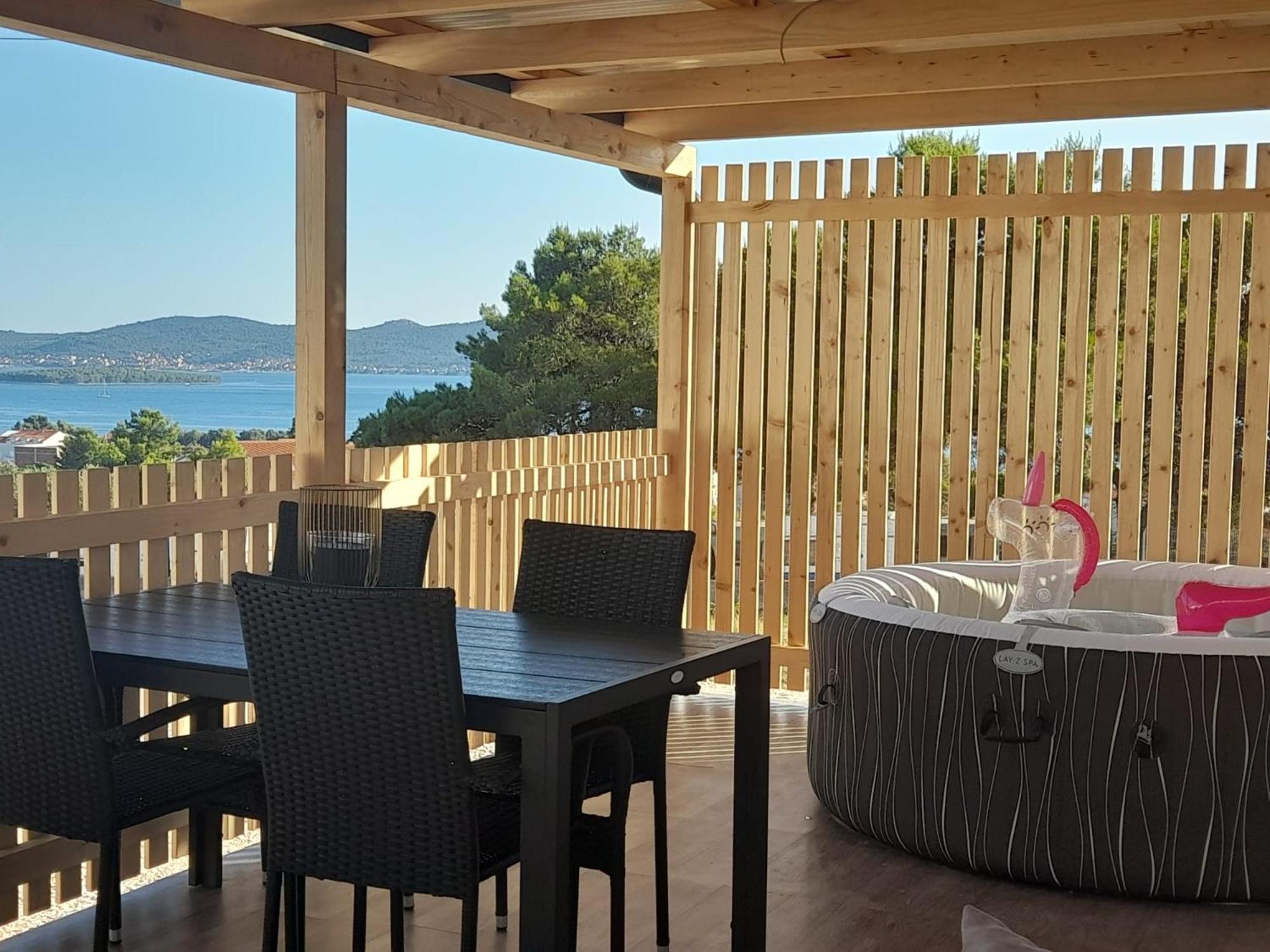 Tiny House Lily With Jacuzzi Apartment Sveti Filip i Jakov Ngoại thất bức ảnh