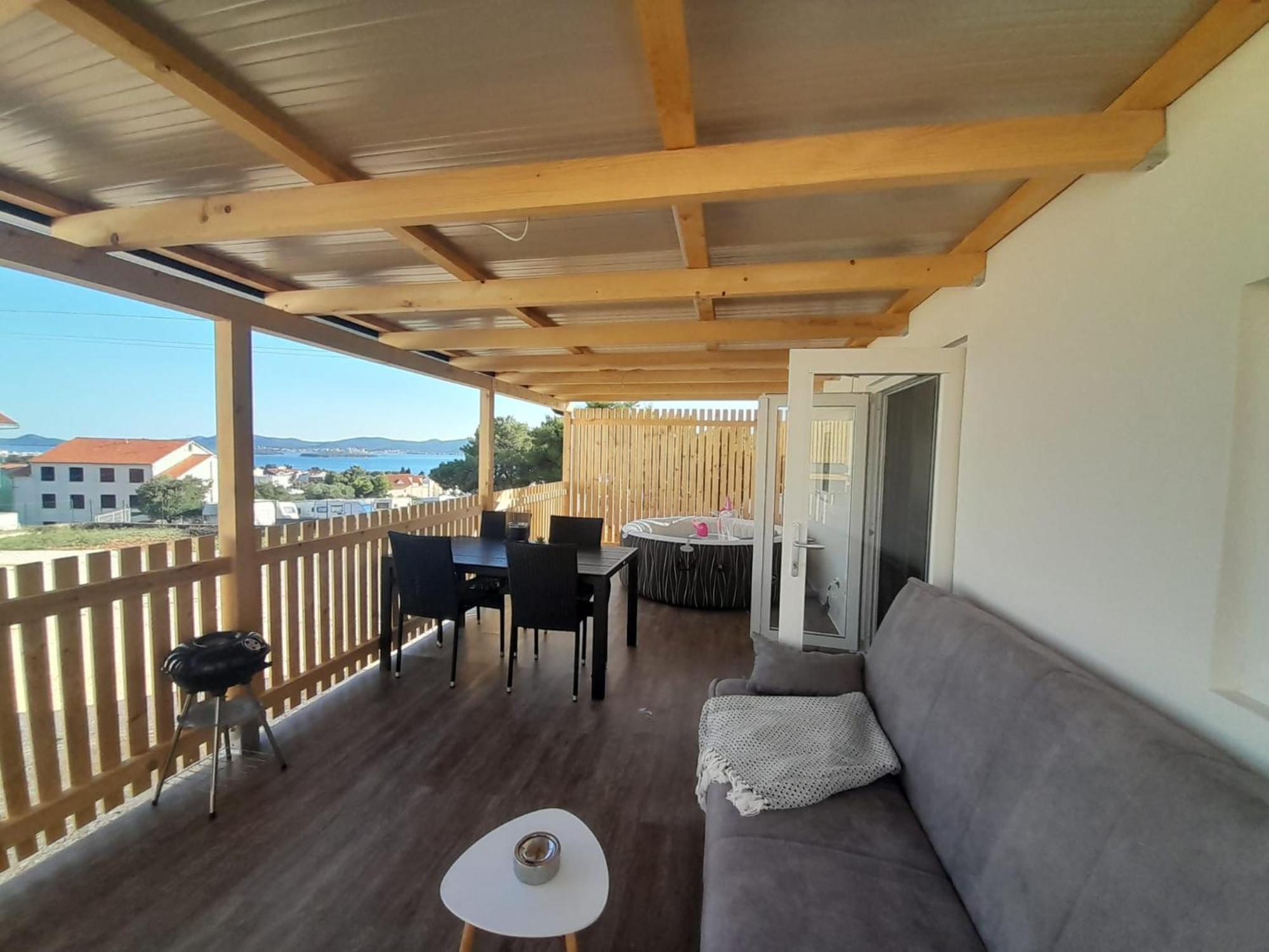 Tiny House Lily With Jacuzzi Apartment Sveti Filip i Jakov Ngoại thất bức ảnh