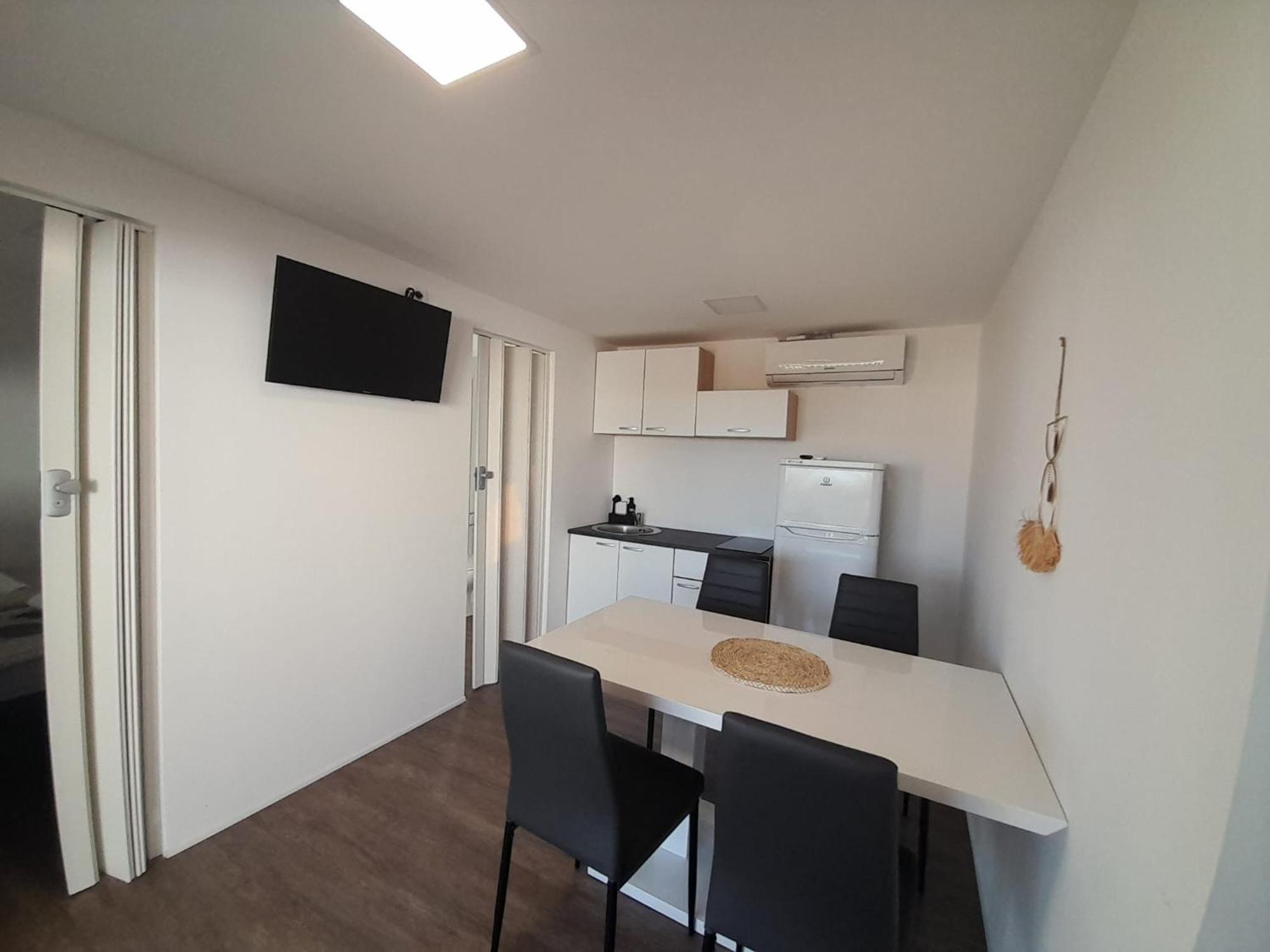 Tiny House Lily With Jacuzzi Apartment Sveti Filip i Jakov Ngoại thất bức ảnh