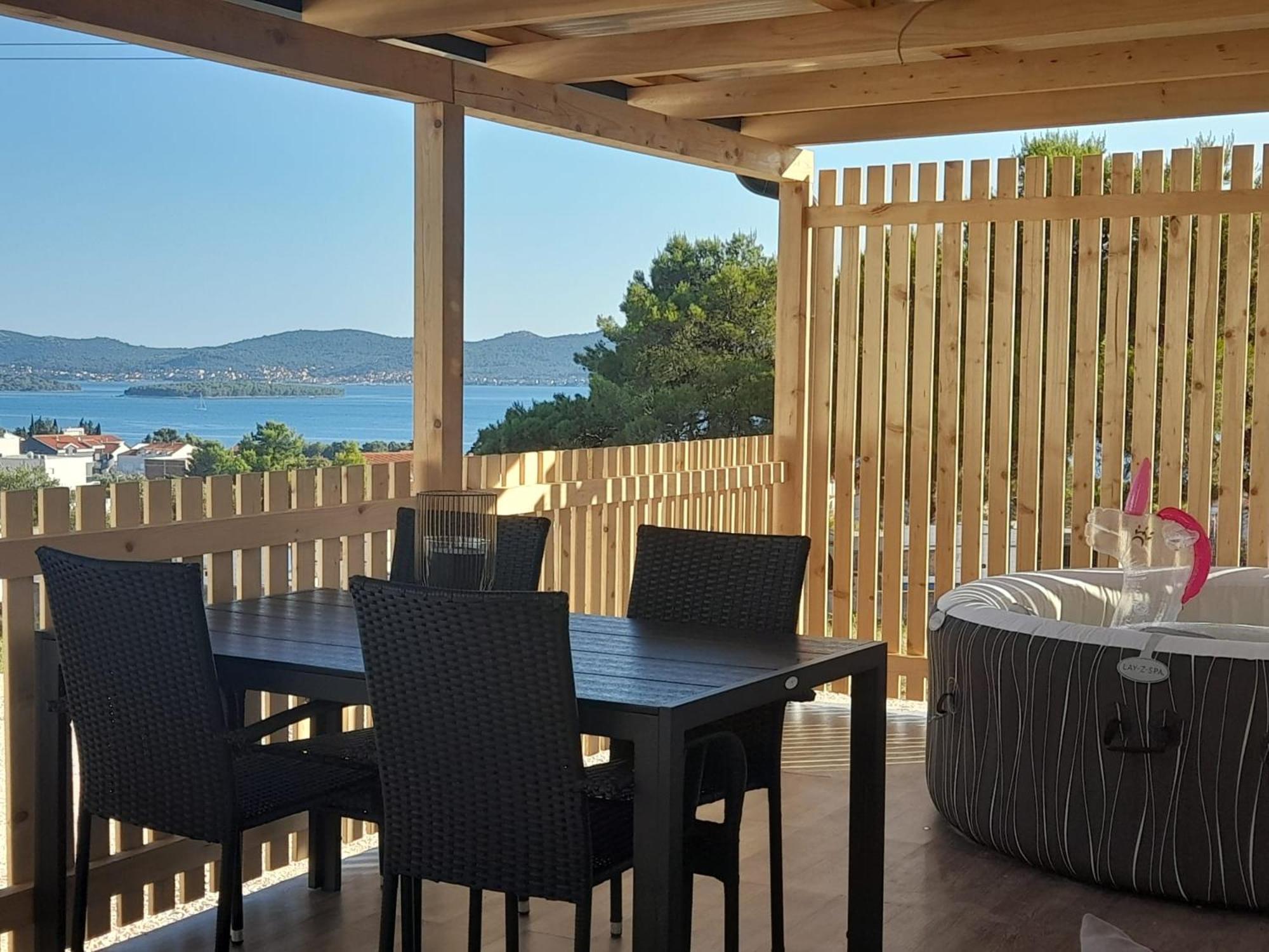 Tiny House Lily With Jacuzzi Apartment Sveti Filip i Jakov Ngoại thất bức ảnh